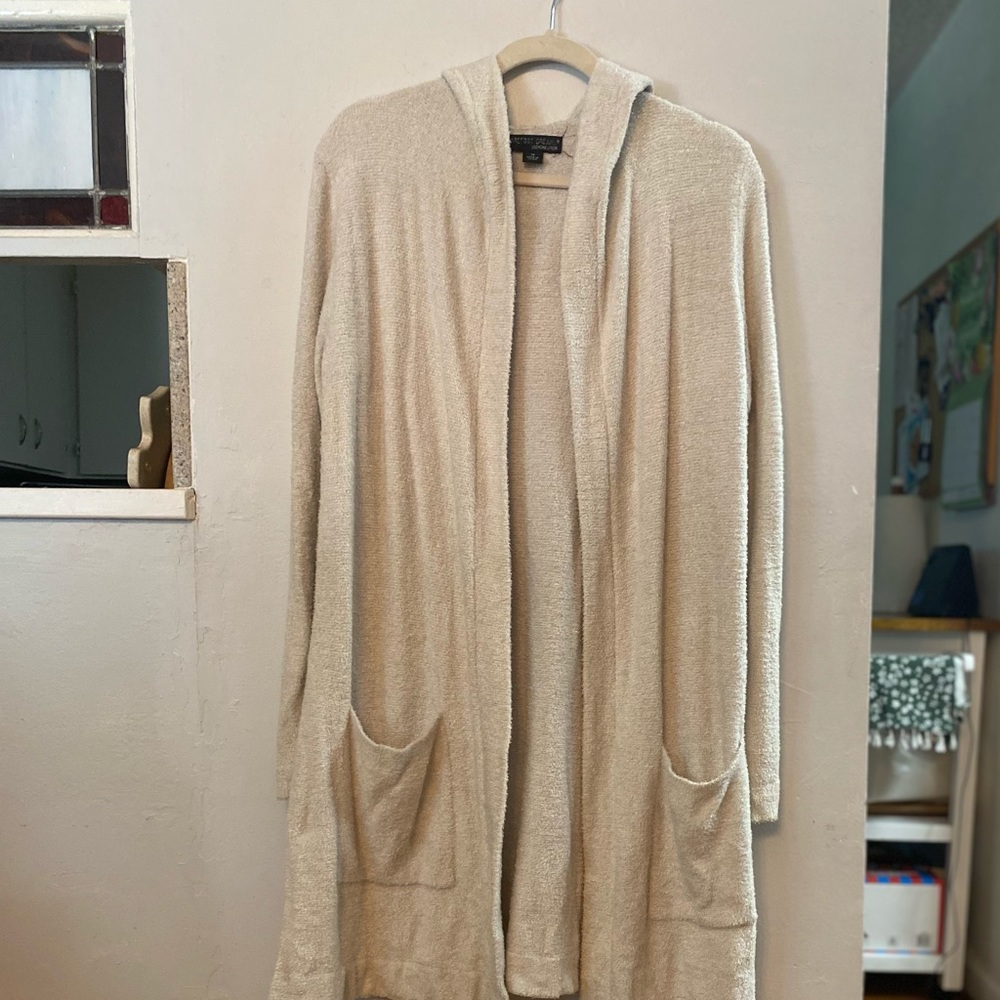 EUC Barefoot dreams Sweater